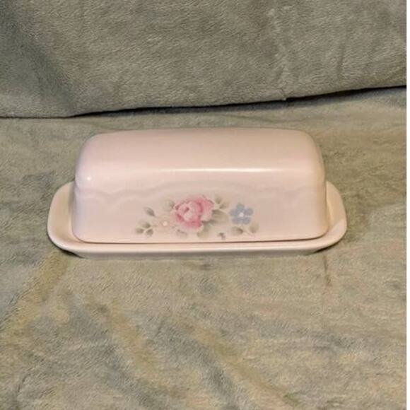 Vintage Pfaltzgraff Tea Rose 1/4 lb. Covered Butter Dish - Picture 4 of 6